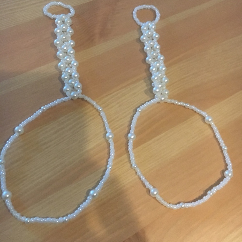 Toe bracelets